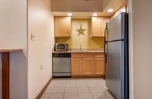 Mount Sunapee Hotel | Mountain Edge Suites at Sunapee, an Ascend Collection Hotel