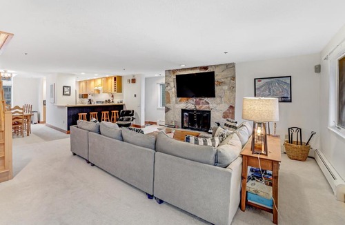Stratton Mountain House | Mountain Reach 46