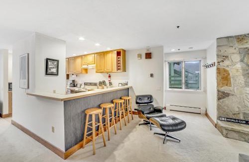 Stratton Mountain House | Mountain Reach 46