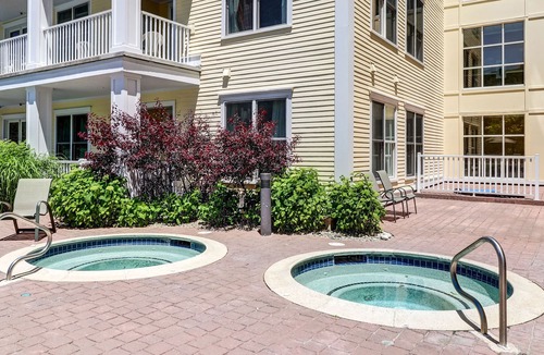 Stratton Mountain Apartment | Mountain-side studio with pool, hot tub, sauna, elevator & fireplace