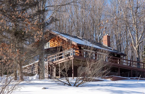 Denver Ski Chalet | Mountain view chalet-15 minutes to Plattekill and Belleayre