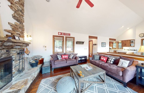 Plymouth House | Mountain-view home with deck - minutes to Okemo Mountain & Skyeship Gondola