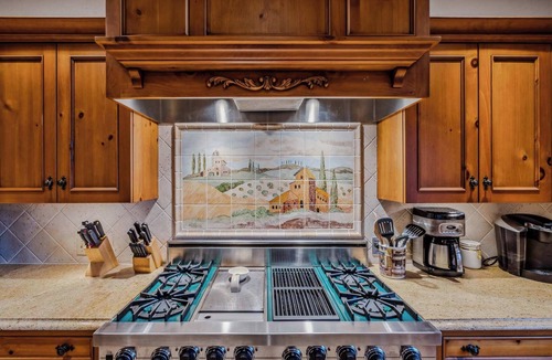 Barnard House | Mountain Views! Bonus Room - Sugarhouse Hideaway