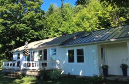 Irasburg Apartment | Mountain views - peaceful small ranch on 5 acres