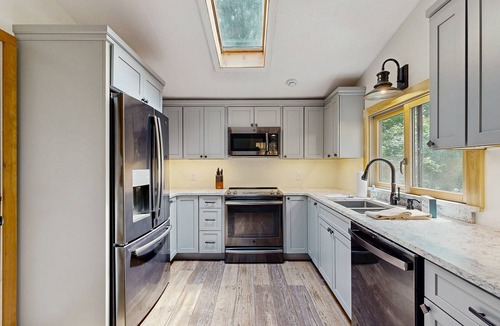 Cranmore Birches House | Mountain village home: walk to downtown, entertainment; close to Mt. Cranmore