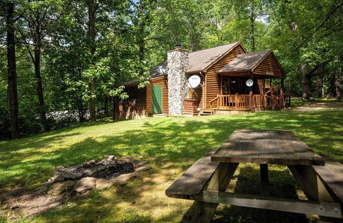 Ansted Cabin | Mountaineer Cabin 3 - Hot Tub & Fireplace close to New River Gorge National Park