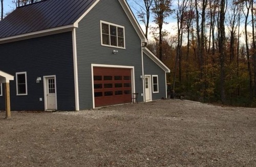 Bristol Cabin | Mountainside Cabin – Bristol, VermontnUnplug. Relax. Reconnect with Nature.
