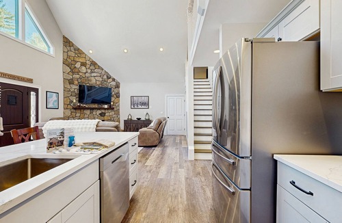 Cranmore Birches House | Mountainside townhome w/hot tub: walk to lift & downtown