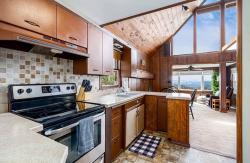 Capon Bridge Ski Chalet | Mountaintop Views, Hot Tub, Deck, Fire Pit & WiFi