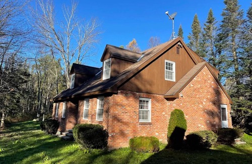 Mount Holly House | MT Holly Ski/lake house hideaway(Avail. Daily, weekends & seasonally Dec-April)