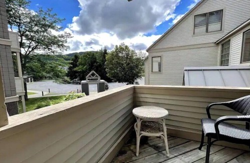 Stratton Mountain Condo | Mtn. view, easy access to village