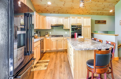 Montgomery Center House | Mtn-View Home 6 Mi to Jay Peak Resort: Fish & Hike