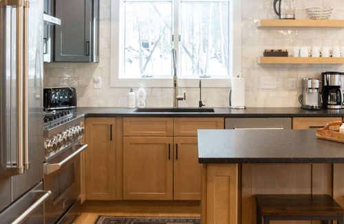 Wardsboro House | MtSnow/Stratton Ski Lodge-Hot Tub-Game Room-Pool