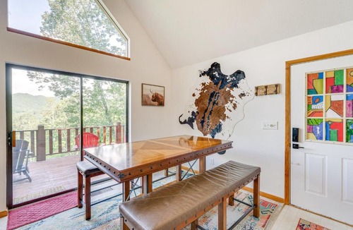 Upper Peachtree House | Murphy Cabin with Deck and Sweeping Mountain Views!