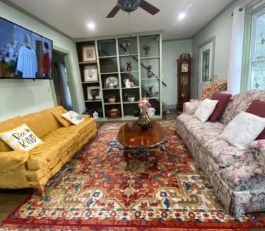 Springfield House | Must-See Okemo Mountain Resort 18 Miles Away Beautiful Place Visit Now