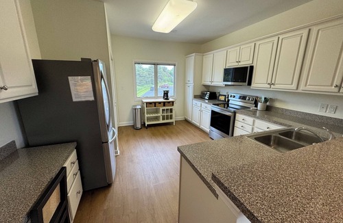 Smith Mountain Lake Apartment | MV37 Corner Waterfront Mariners: 2 Bedroom