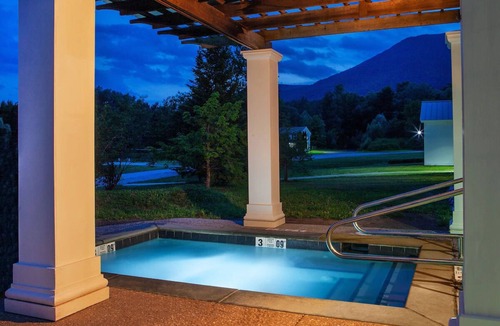 Manchester Hotel | Nature Retreat: Plush House Stay w/Spectacular Views | Near Equinox Preserve