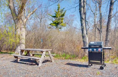 York Beach House | Near Beach and Downtown York Cottage with Yard!