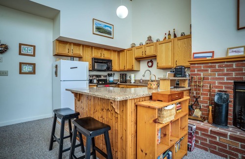 Plymouth House | Near PSU, Barn at the Pemi, Ice Castles & Skiing
