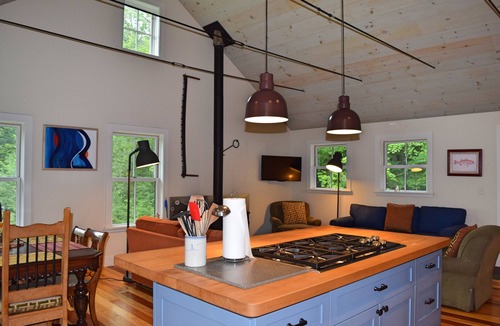 Huntington House | Nestled in the woods at the base of the Hump and along the Catamount Trail