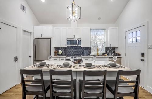 Greater East End Apartment | Nestled Nook Bungalow #7033A @East End revitalized