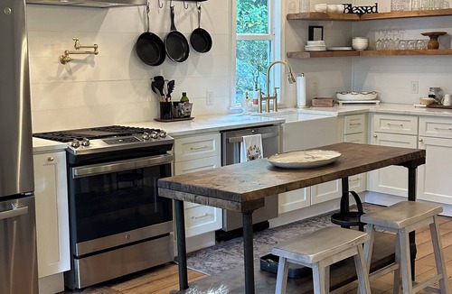 South Londonderry House | New! Cozy 4bedroom autumn and winter retreat in the heart of S. Londonderry, VT