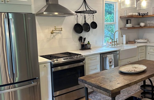 South Londonderry House | New! Cozy 4bedroom autumn and winter retreat in the heart of S. Londonderry, VT