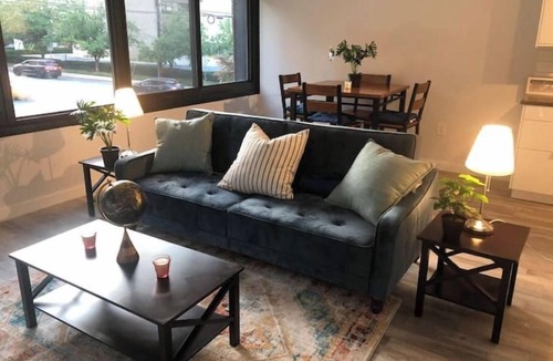 Downtown Condo | New Cozy exquisite condo in downtown Silver Spring