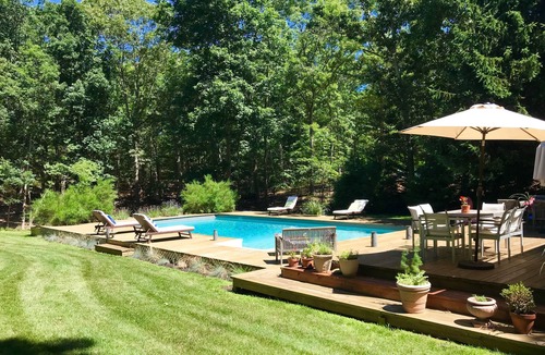 Northwest Harbor House | New dates available! Sunny, heated pool, walk to bay beach