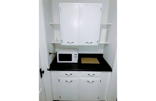 Gardiner House | New for 2025 smart/whisper silent Heat and AC HVAC System. Temperature Control.