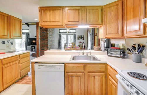 Eidelweiss Village House | New Hampshire Vacation Rental - Walk to Beach!