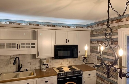 North Cape May House | NEW LISTING! Pop's Coastal Cottage only a Block to the Sandy Bay Beach