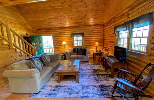 Twin Mountain Villa | NEW Log cabin in the heart of the White Mountains - close to Bretton Woods Cannon Franconia