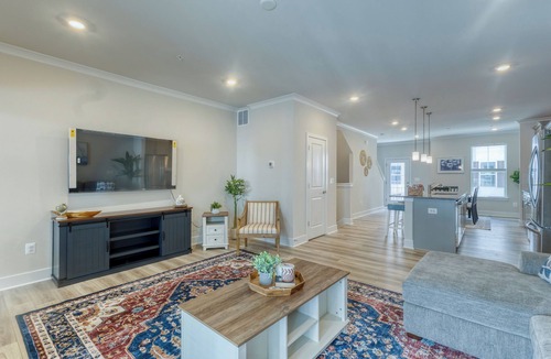 Caine Woods House | New Luxe Home Steps to Ocean, Baby-Friendly, Garage, 2600 sq.ft - Sleeps 12