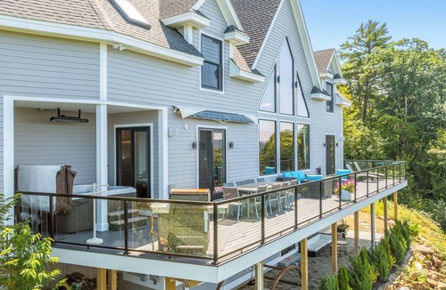 Campton House | New Luxurious Mountain Paradise. Best Views! Hot Tub, AC, Waterville Estates