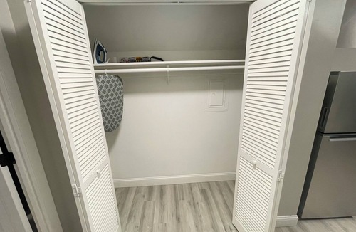 West Lebanon Apartment | NEW - Mins To DHMC/Hanover - Full Kitchen - Pet Friendly -Queen Size Bed