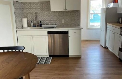 Winooski Apartment | NEW Modern-Mini: parking. downtown Winooskinnn