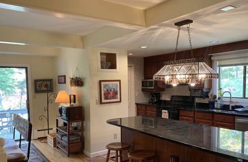 West Hartford Condo | New ski-on/ski-off premium stand-alone condo in heart of Quechee!
