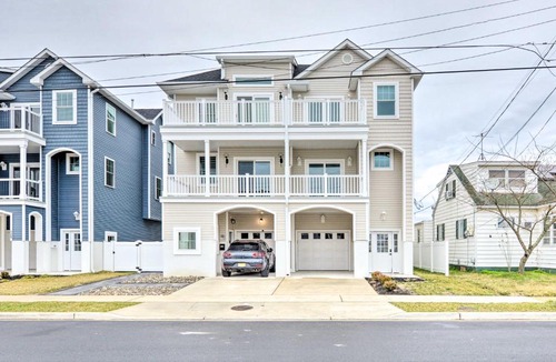 North Wildwood House | New Townhome Less Than Half Mi to Beach!