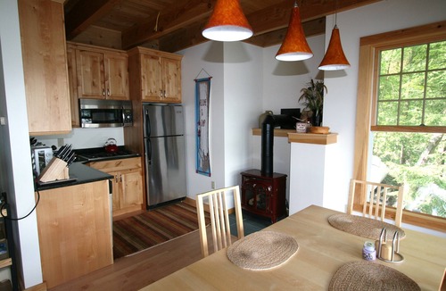 Poultney Cottage | Newer One bedroom cottage at water's edge on Lake St. Catherine with kayaks