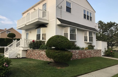 Avalon House | NEWLY DISCOUNTED AVALON house accross from the Bay and 12 houses from the beach