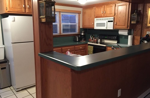 Saybrook Manor Cottage | Newly Renovated Beach Cottage in Old Saybrook CT - AIR CONDITIONED - ACADEMIC