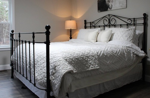 Lakeville House | Newly Renovated Farmhouse