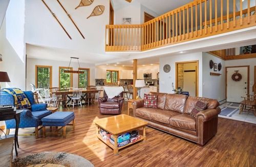 Old Timberline House | Newly renovated mountain home is sure to give you a Peaceful Easy Feeling!