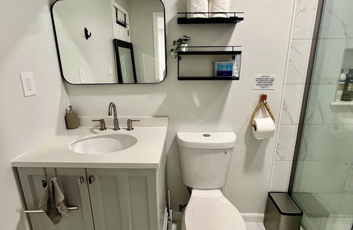 Annandale House | Newly Renovated Master BR w/Private Bath.Access to Kitchen &In-unit Washer/Dryer