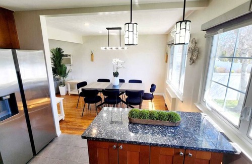 Hicksville House | Newly Stunningly Updated 4-bedroom house in lovely Hicksville with WiFi, AC.