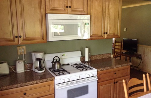 Hico Cabin | nFern Creek Cabins @ New River Gorge, Secluded, White Water, Hiking, Hot Tub.
