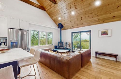 Mount Holly House | Ninevah Vista Getaway