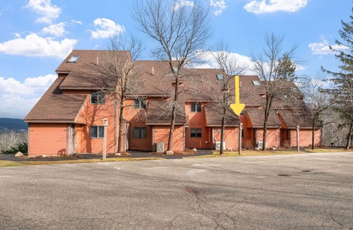 Jackson House | Nordic Village Condo Sleeps 4!