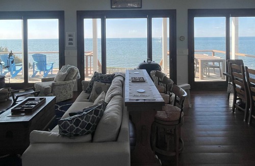 Northville House | North Jamesport Sound front beach house
